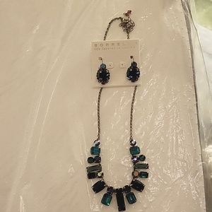 Sorrelli blue green necklace w complimenting earrings